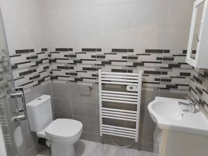 Photo 7- click for photo gallery